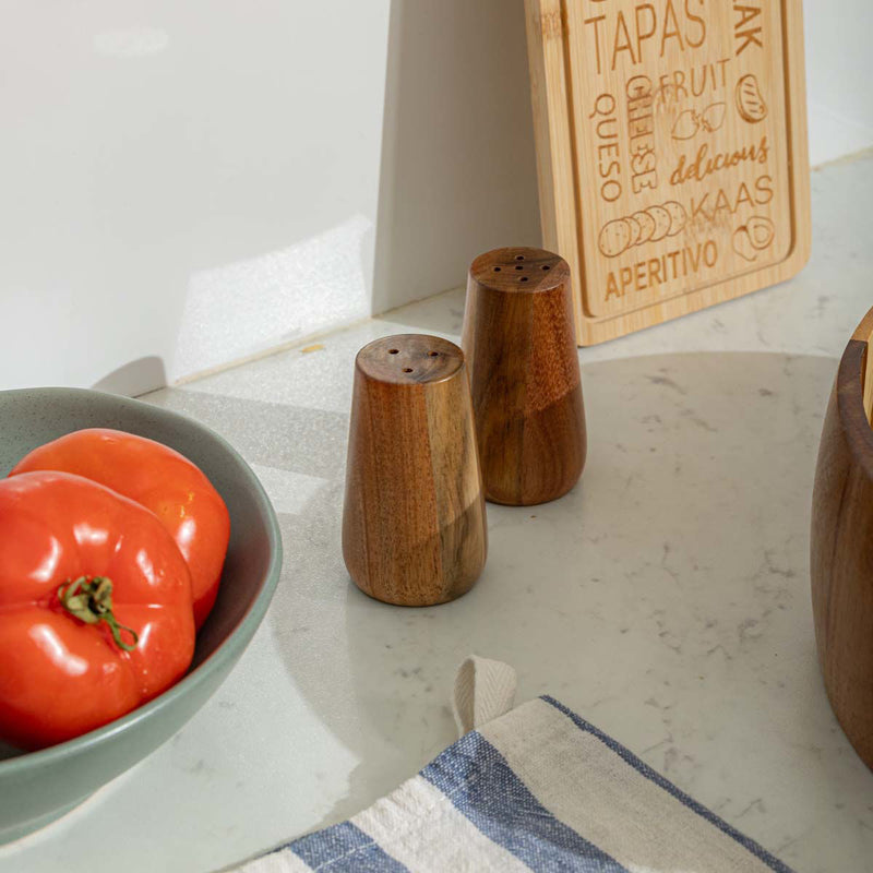 Salz- und Pfefferstreuer Set aus Akazie