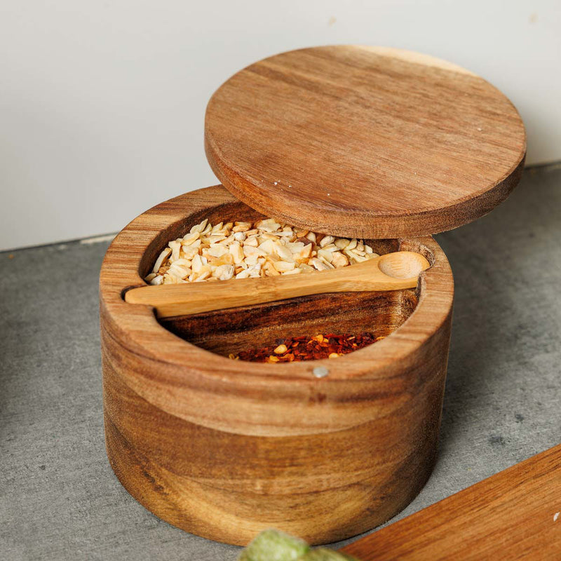 Gewürzdose aus Akazie mit Gewürzlöffel