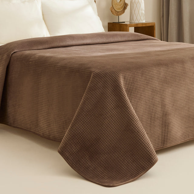 Karaca Chloe Braun Tagesdecke 230x240cm