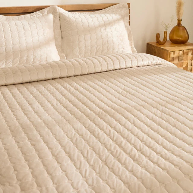 Karaca Alice Beige Tagesdecke Set 3 teilig 230x240cm
