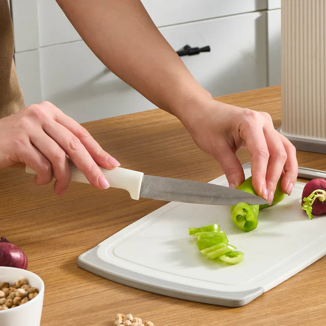 Karaca Massimo Line Messerset + Servierbesteck und Schneidebrett Creme