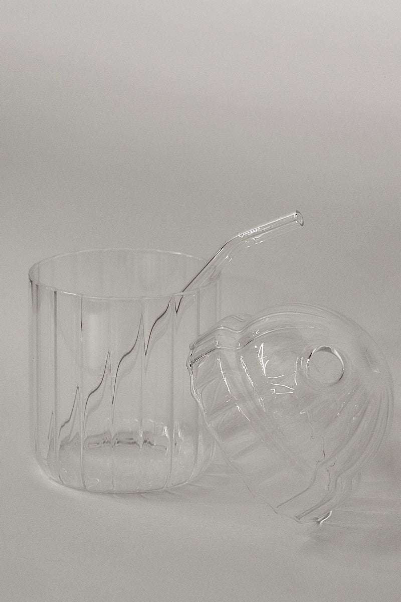 Dome Trinkglas mit Deckel und Glas Trinkhalm 570ml