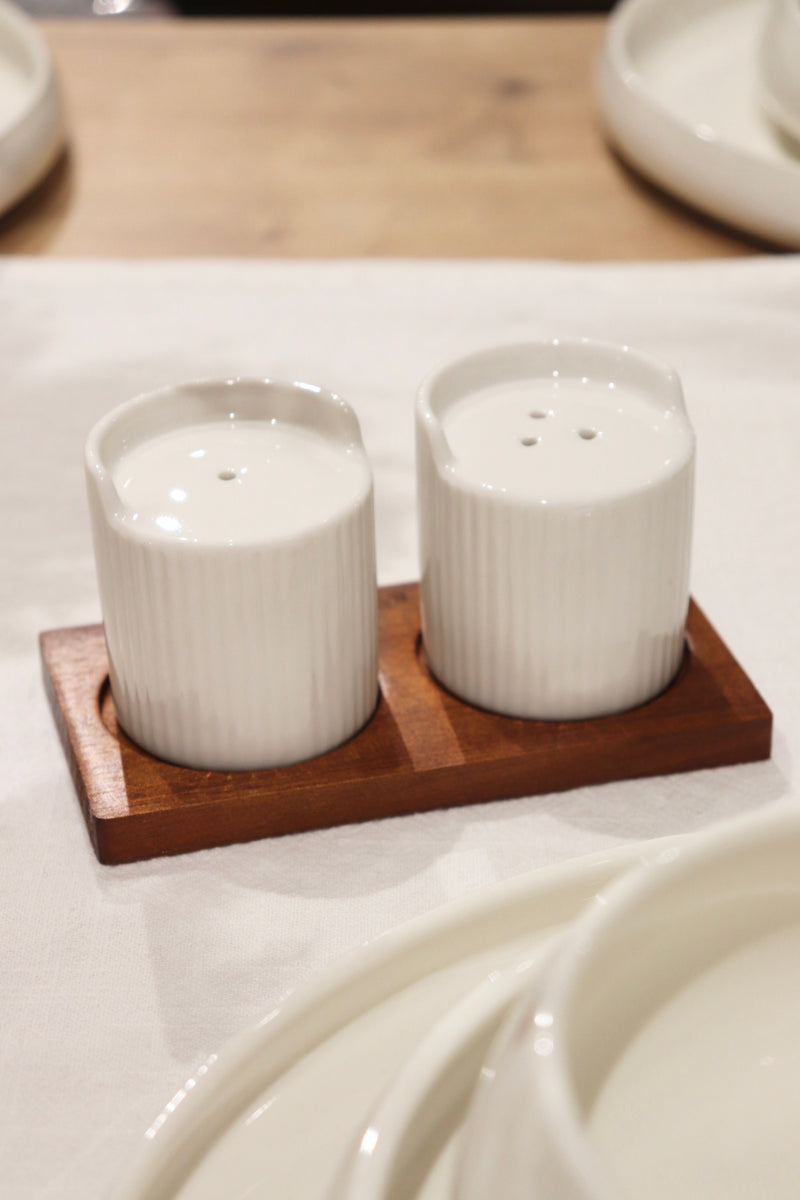 Acacia Salz- und Pfefferstreuer Set