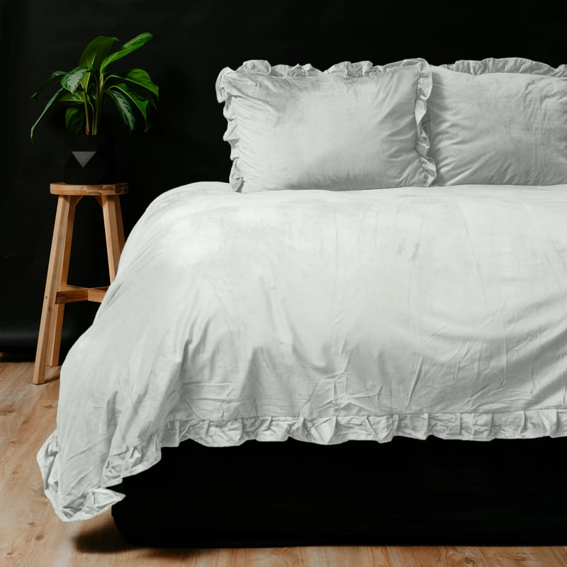 Bettwäsche Set Doppelbett Velvet Ruffle Hellgrau Samt
